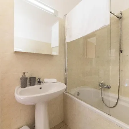One Bedroom Ulivo 31 *